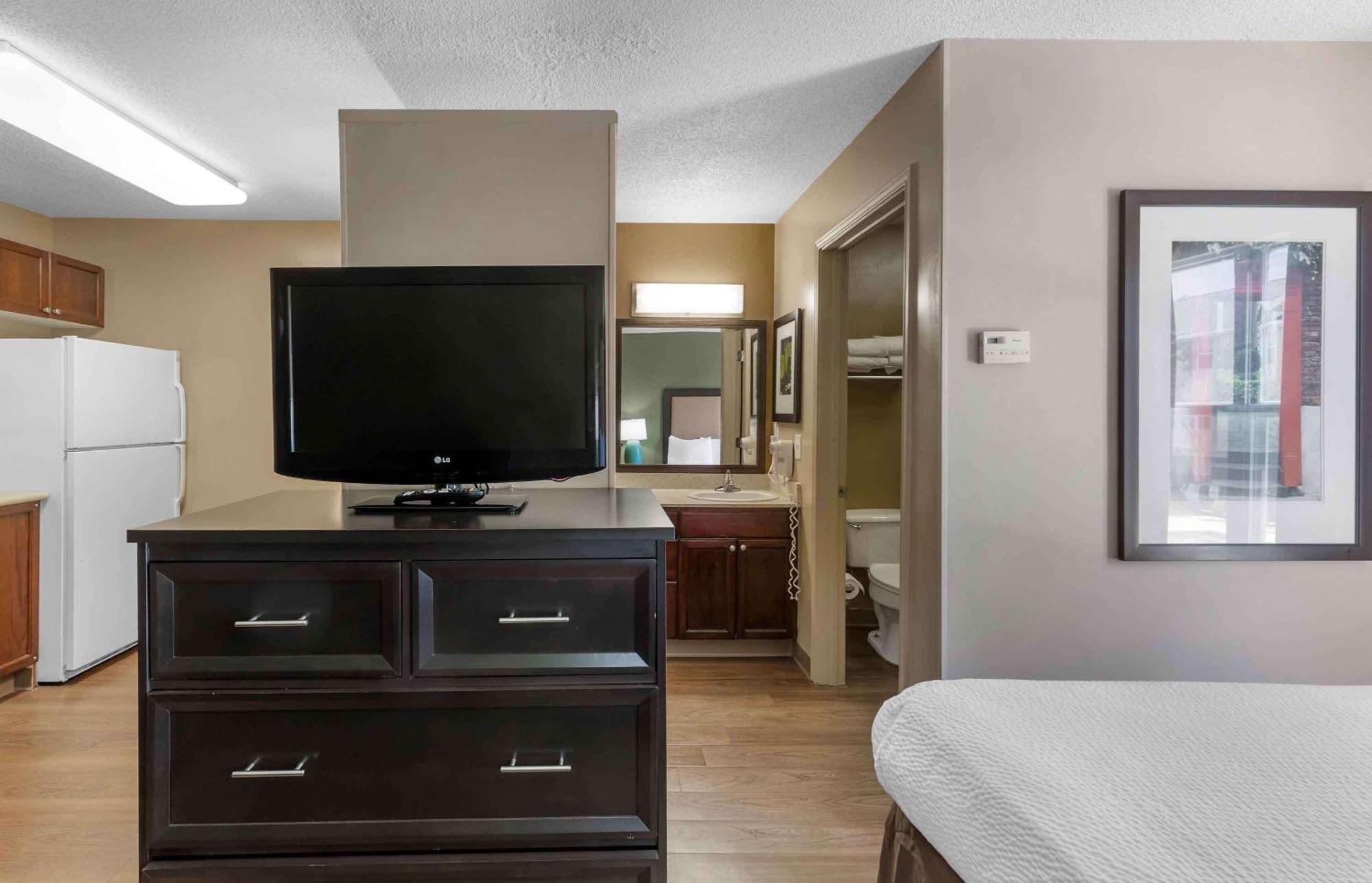 Extended Stay America Suites - Raleigh - Rtp - 4919 Miami Blvd Durham megye  Kültér fotó