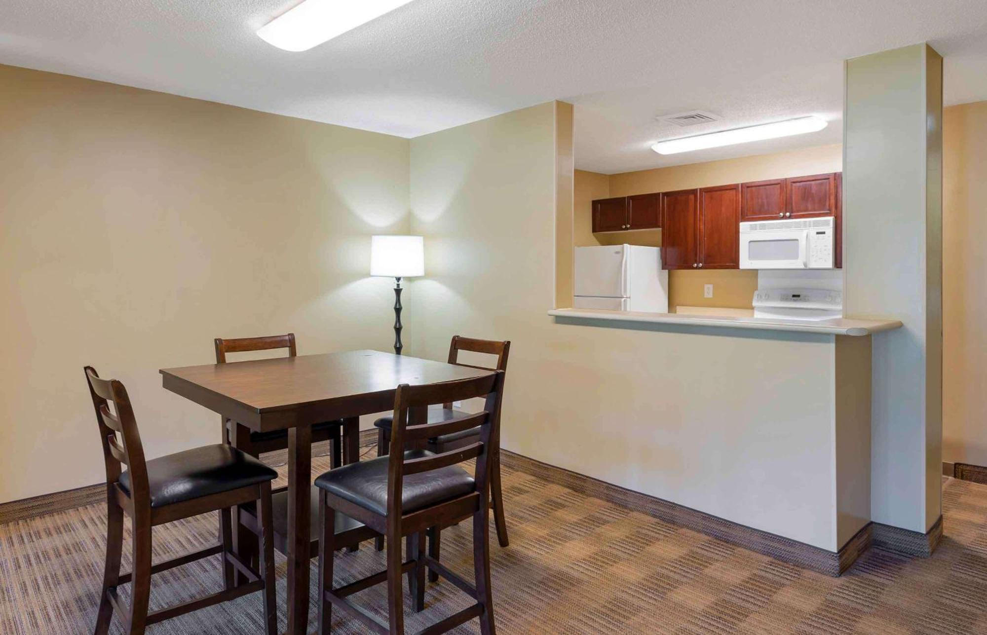 Extended Stay America Suites - Raleigh - Rtp - 4919 Miami Blvd Durham megye  Kültér fotó