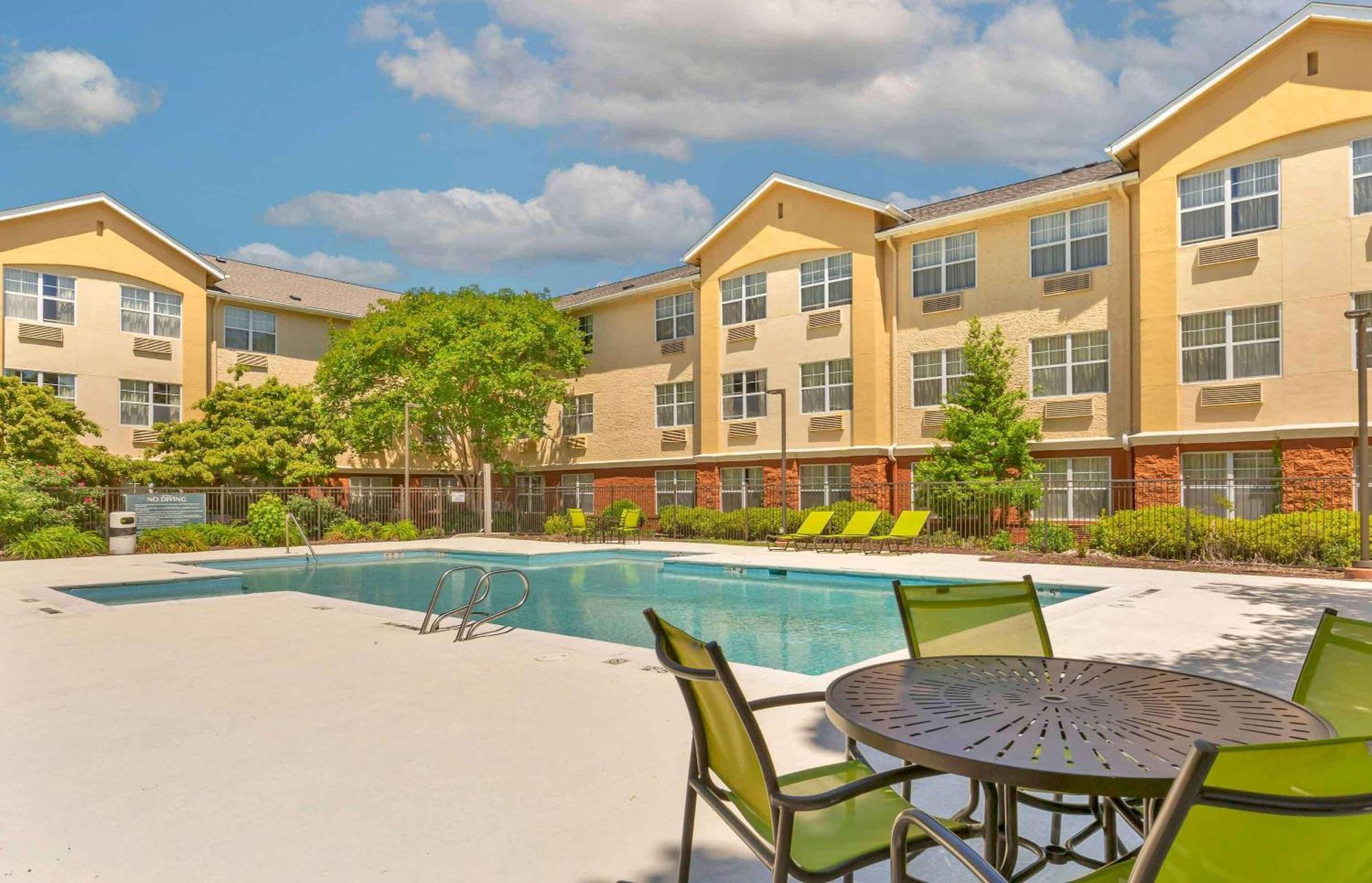 Extended Stay America Suites - Raleigh - Rtp - 4919 Miami Blvd Durham megye  Kültér fotó